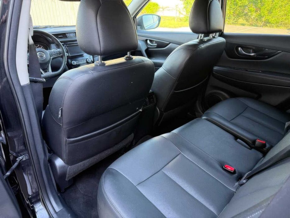 Nissan Rogue SL      2018