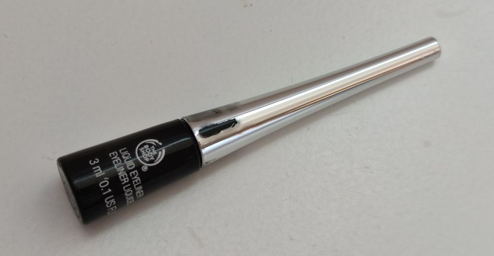 The Body Shop Licquid Eyeliner czarny