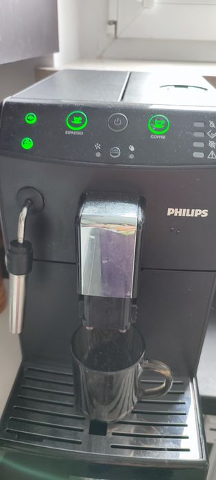 Ekspres do kawy Philips z młynkiem i spieniaczem