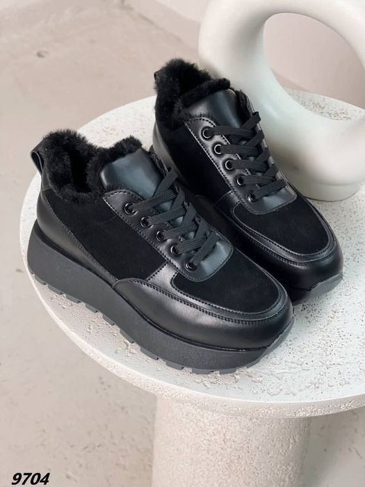 Зимові шкіряні кросівки