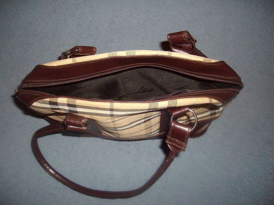 Torebka w kratę z ciemnobrązowym paskiem - OKAZJA!