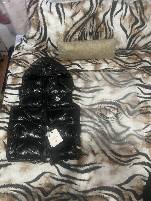 Colete Moncler Preto – Novo com Etiqueta