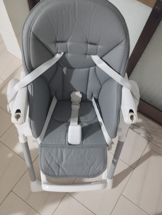 Cadeira de alimentação e marsúpio