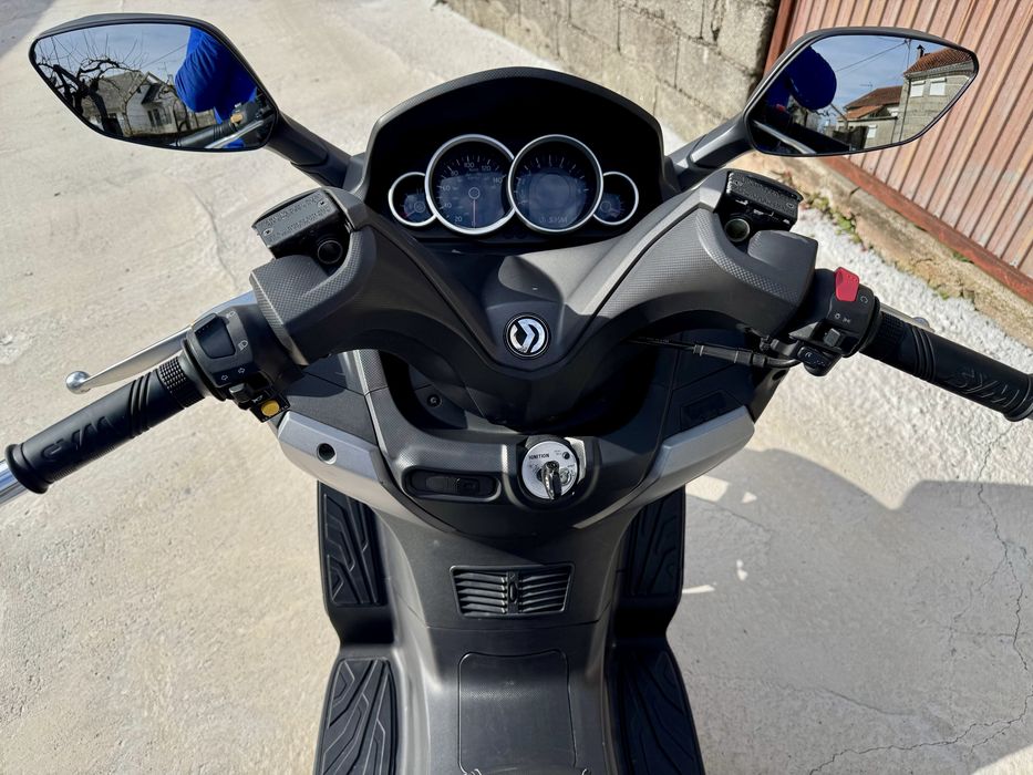 Scooter 125 SYM GTS 125i 2013