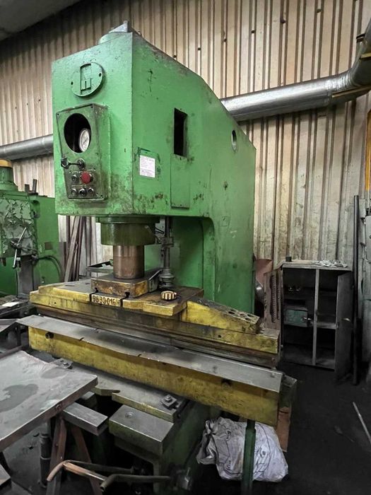 Прес гідравлічний - П6328Б зусиллям 63т; - П6330 зусиллям 100т