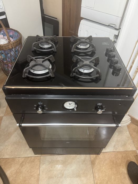 Духовка електрична  +поверхня газова Whirlpool під забудову кухні