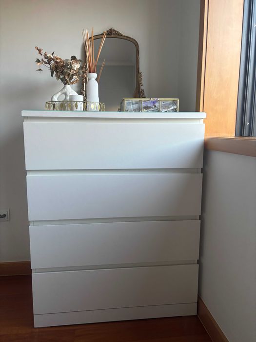 Quarto de casal completo igual a novo.