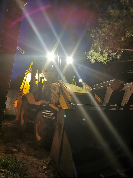 Uslugi koparko-ładowarko JCB 3CX
