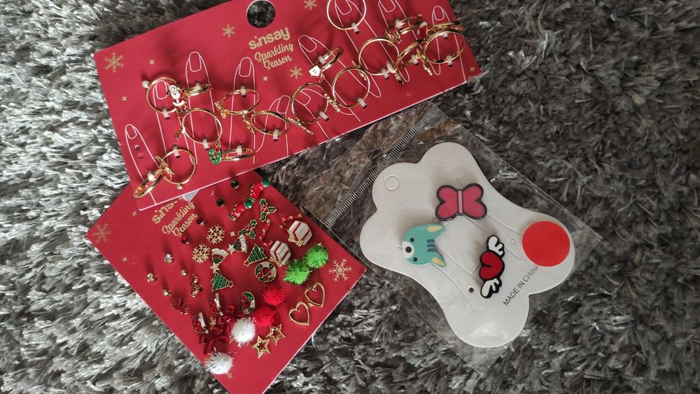 Kalendarz adwentowy dla dziewczynki opaski frotki kolczyki pierścionki