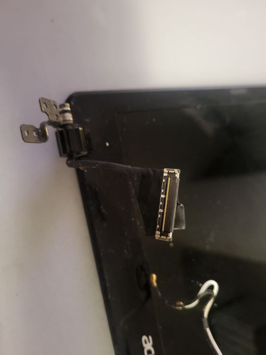 Sprzedam klapę matrycy pasmo zawiasy do Laptopa Acer aspire V5 121 C72
