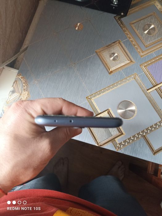 Продам Redmi 9 4/64