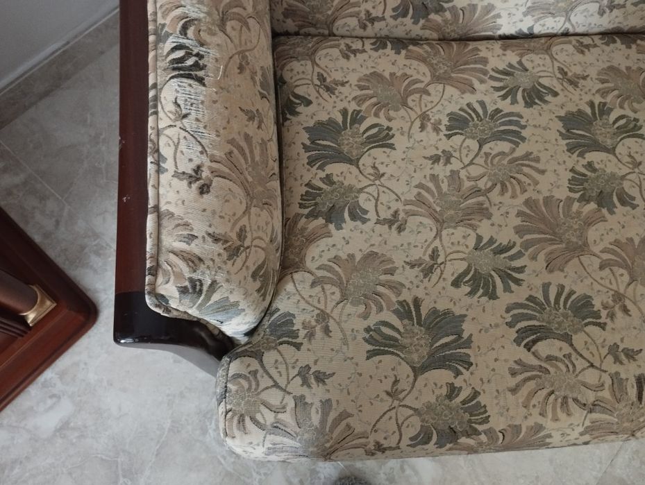 Sofá cama e 2 maples