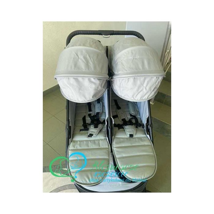 Mały wózek dla bliźniaków KOMIS