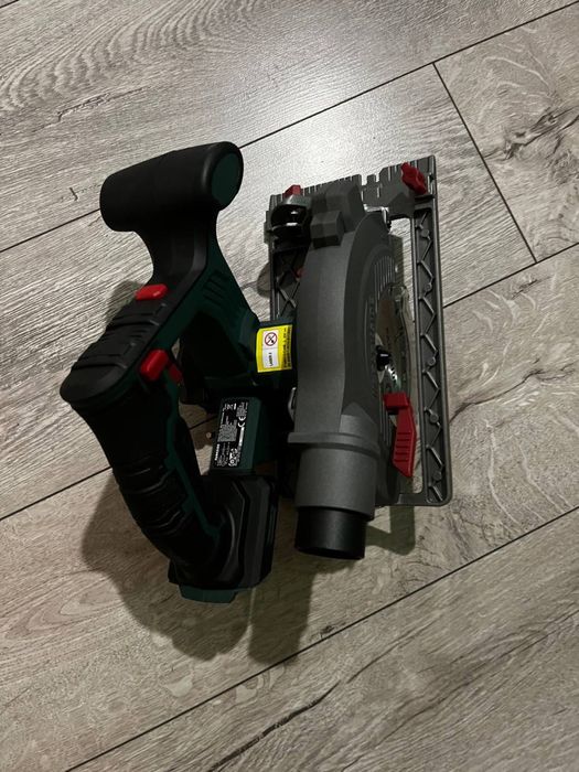 Продам паркетку ..