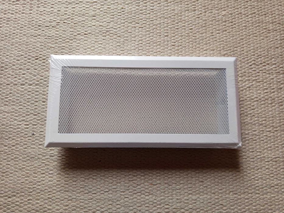 grelha para recuperador de calor ou lareira nova na embalagem