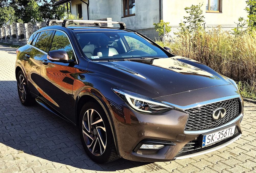 Infiniti Q30 INFINITI Q30 1.6 automata prywatnie