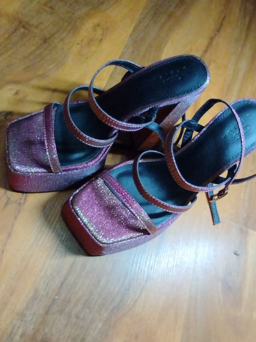 Босоніжки в стилі Братц