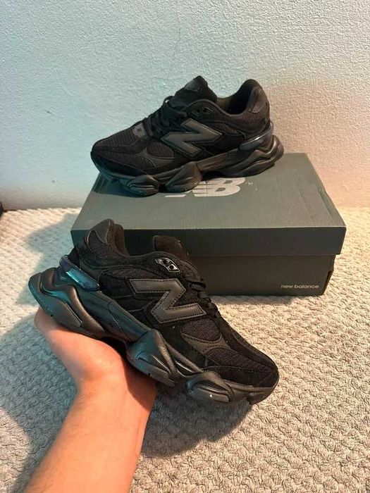 New Balance 9060 Triple Black Suede R.44