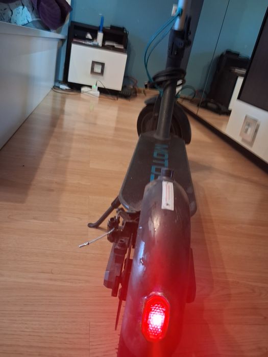 Hulajnoga elektryczna Motus Scooty 8.5 Lite (okazja)