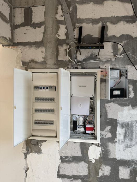 Неперевершена Американка поруч з лісом(!)