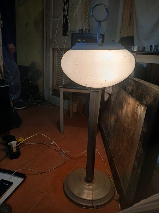 Candeeiro antigo em bom estado