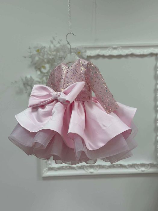 Сукня рожева на рік 84р