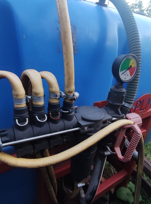 Опрыскиватель  800 литров