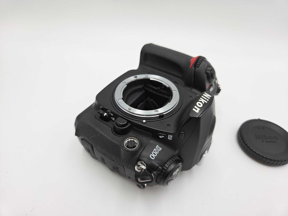 WYPRZEDAŻ Aparat Nikon D200 body - 27 tys. zdjęć- solidny i niezawodny