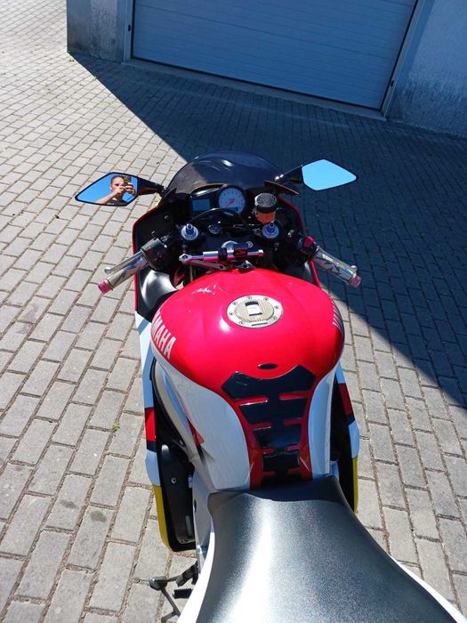 Mota Yamaha R6 em bom estado