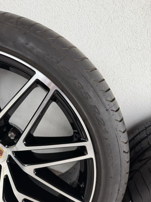 Диски  Porsche Macan S різноширокі з резиною Pirelli, 265 40 21, 295 35 21