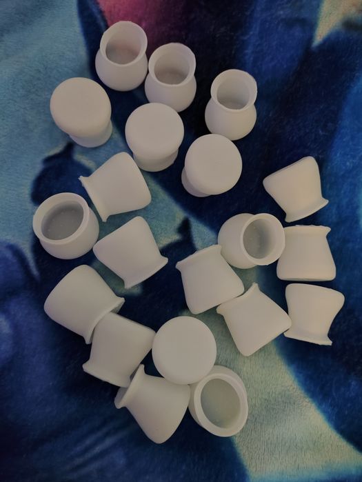 Silikonowe nakładki ochronne na krzesła nóżki