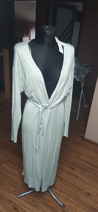 Sweter damski długi New Yorker S