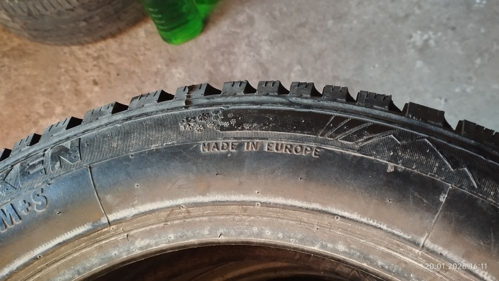 Шини зимові NORRSKEN 215/55 R17 Італійська наварка, майже нова.