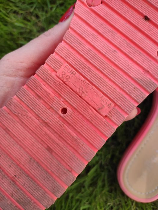 Шльопанці коралові