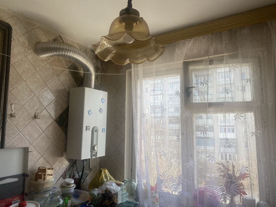 Продам 2-кім квартиру на Польовій