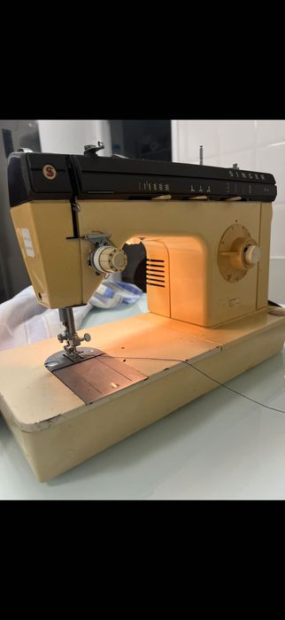 Vendo Máquina Singer Portátil
