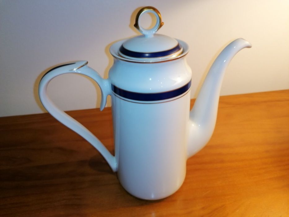 Serviço de café com 14 chavenas