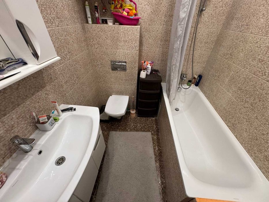 Котедж у чудовому районі* Виставка* БЕЗ КОМІСІЙ