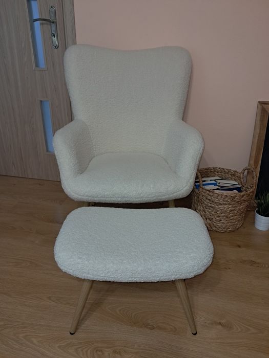 Fotel uszak z podnóżkiem