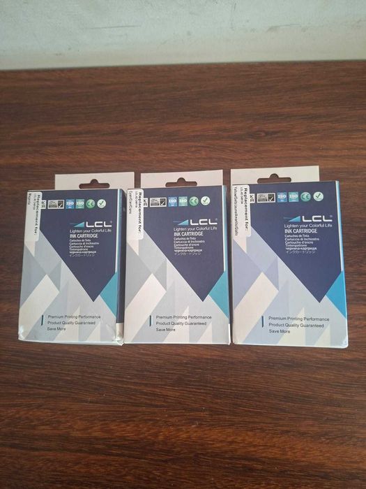 Vendo  3  cartuchos  de  tinta  de  impressora  OKI