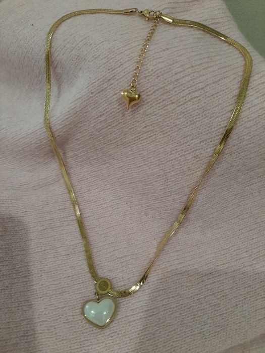 Colar / Fio dourado em Aço novo