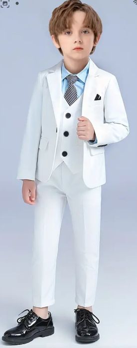 Білий смокінг/костюм р. 130