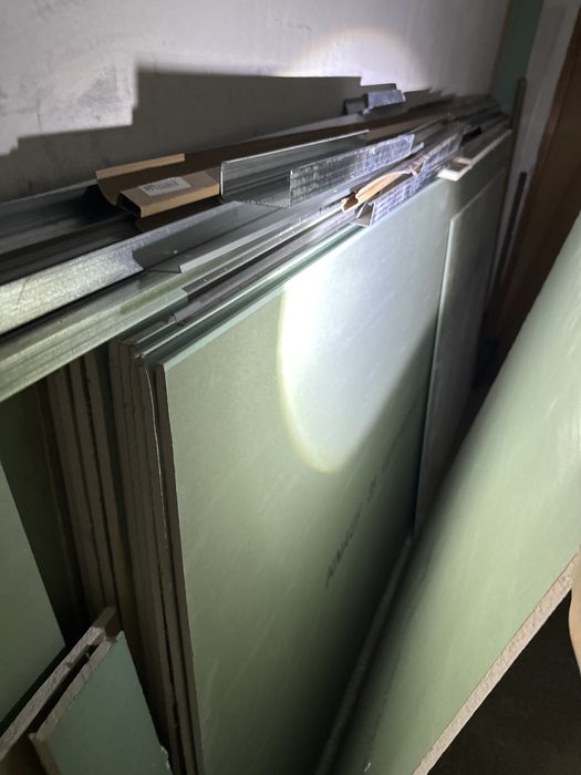 Гіпсокартон, настінний і на стелю