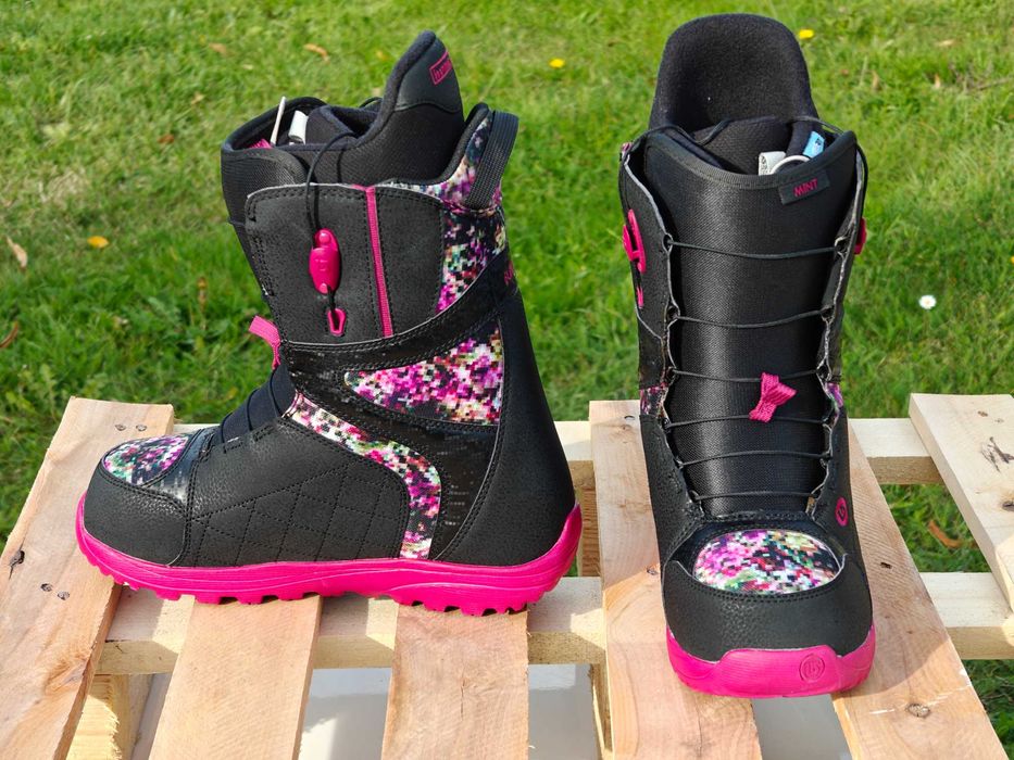 Nowe Burton Mint Pixel r. 41 26 cm - buty snowboardowe
