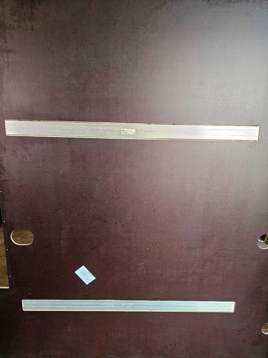 Podłoga 12 mm do Mercedesa Sprintera z klejonymi Listwami Air Line