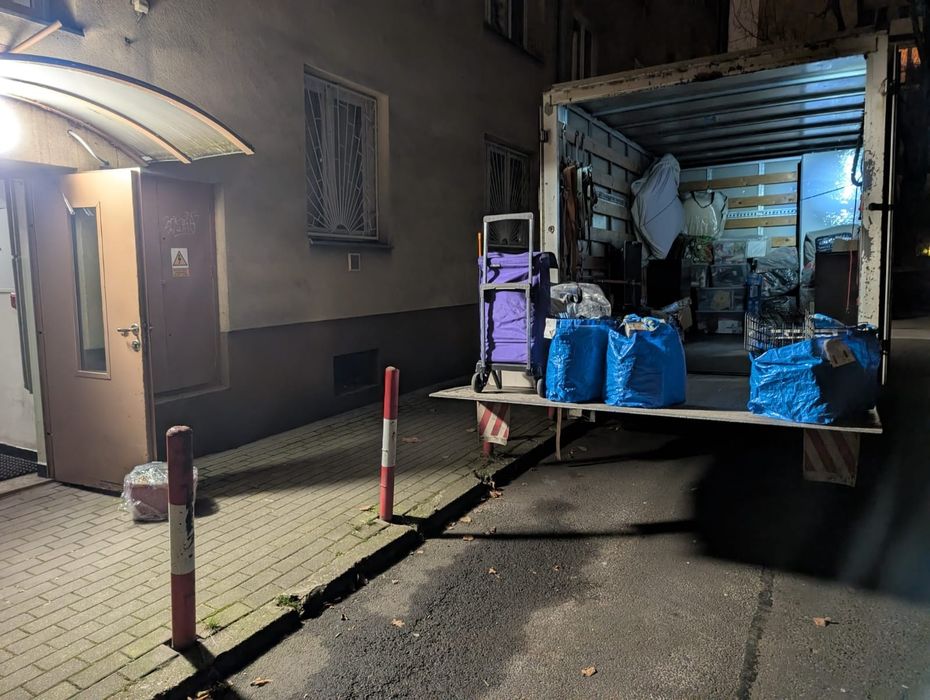 Przeprowadzki transport wywóz mebli magazynowanie
