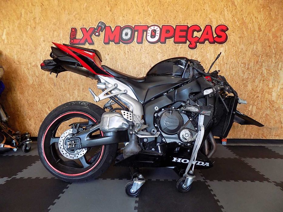 Hondas Cbr 600 RR 2007 para peças.