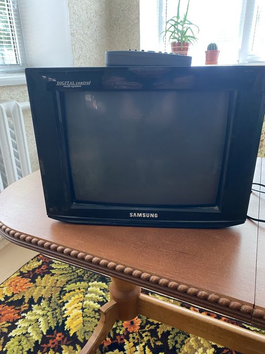 Телевізор samsung в ідеальному стані