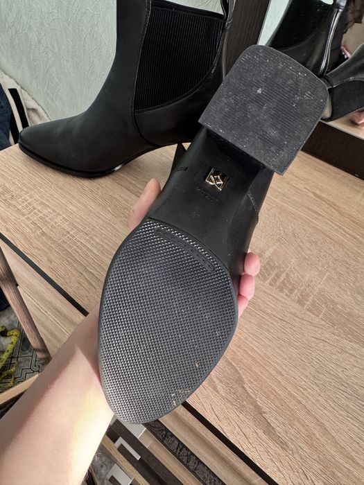 Ботинки kazar , полусапоги женские натуральная кожа