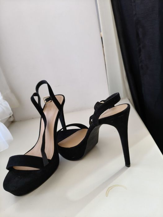 Босоножки женские